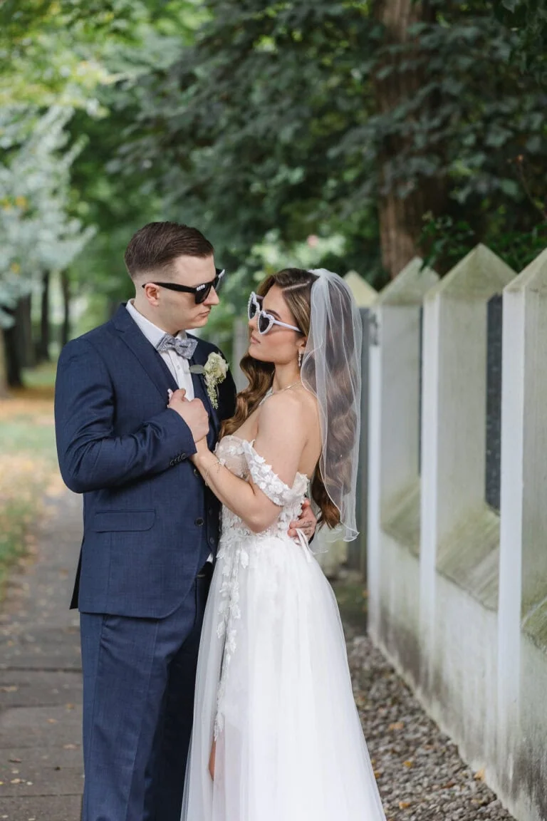 Hochzeitsfotograf Kiel, Hochzeitsfotograf Luebeck, Hochzeitsfotografie, Kiel, Kieler Foerde, Leuchtturm, heiraten im Leuchtturm Kiel-Holtenau, Luebeck, Luebecker Bucht, Meer, natuerlich, natuerliche Hochzeitsfotos am Strand in Groemitz, Nordsee, Ostsee, Strandhochzeit, Strandtrauung, verliebte Blicke, natuerliche Fotoszeitlos, authentisch, elegant, Bilder am Hochzeitstag, Brautfotos, Brautkleid, Brautpaar-Bilder, Braut, Brautkleid, Braeutigam, Brautstrauss, Detailaufnahmen, detailverliebt, Eheringe, elegant, Familienfotos zur Hochzeit, First Look, Geschenk fuers Brautpaar, Hamburg, heiraten, heiraten am Strand, heiraten an der Ostsee, Hochzeitsfotograf Hamburg, heiraten im Leuchtturm, Fehmarn, Pellworm, Sylt, Foehr, heiraten in Daenemark, Standesamt Kiel, Fotograf fuer Hochzeitsfotos, Timmendorfer Strand, Scharbeutz, Heiligenhafen, Pelzerhaken, Neustadt in Holstein, Fischerplatz Sierksdorf, Absalonshorst, Glashaus Bargteheide, Gut Emkendorf, Gut Marutendorf, Gut Helmstorf, Gut Prosdorf, Gut Wittmoldt, Prinzenhaus Ploen, Schloss Ploen, Neumuenster, Strandhotel Gluecksburg, Seehotel Toepferhaus, freie Trauung, Marienbad Schleswig, Prinzeninsel Ploen, Beachmotel Heiligenhafen, Seebruecke, Gut Moenkhof, Faehrhaus Kollmar, Herrenhaus Stockelsdorf, Herrenhaus Gut Bliesdorf, Laboe Standesamt, Schloss Eutin, Blossom Beach, Flensburg, zu zweit heiraten, maritime Hochzeit, Dahmeshoeved, Kellenhusen, Strande, Schwedeneck, Eckernfoerde, Atlantikhotel Kiel, Kieler Kaufmann, Kieler Yachtclub, strandhotel Strande, Hotel Birke, Slowdown Bottsand, Strandtrauung Strande